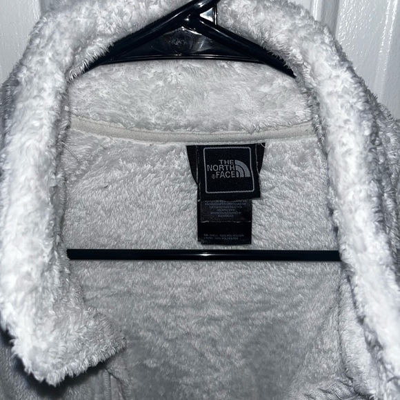 The North Face Osito white soft fleece full zip up. EUC! - Picture 4 of 4